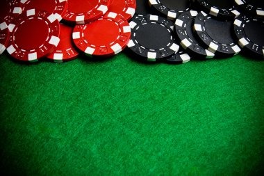 Real-time betting interface with hand history and player stats